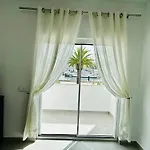 Marina View On Main Avenue Apartament