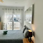 Marina View On Main Avenue شقة