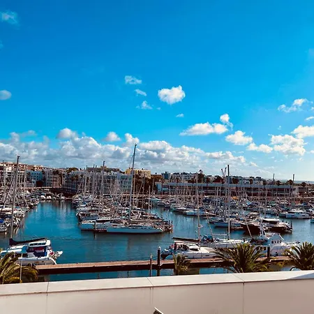 Marina View On Main Avenue Apartment *