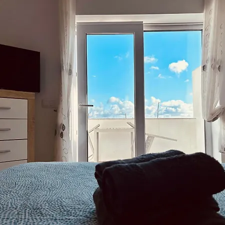 Marina View On Main Avenue * ラゴス